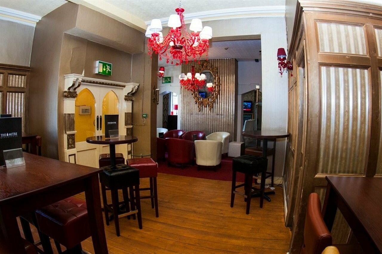 Фото The Mitre Hotel