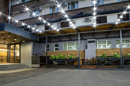 Гостиница Median Hotel City Center Yerevan в Ереване