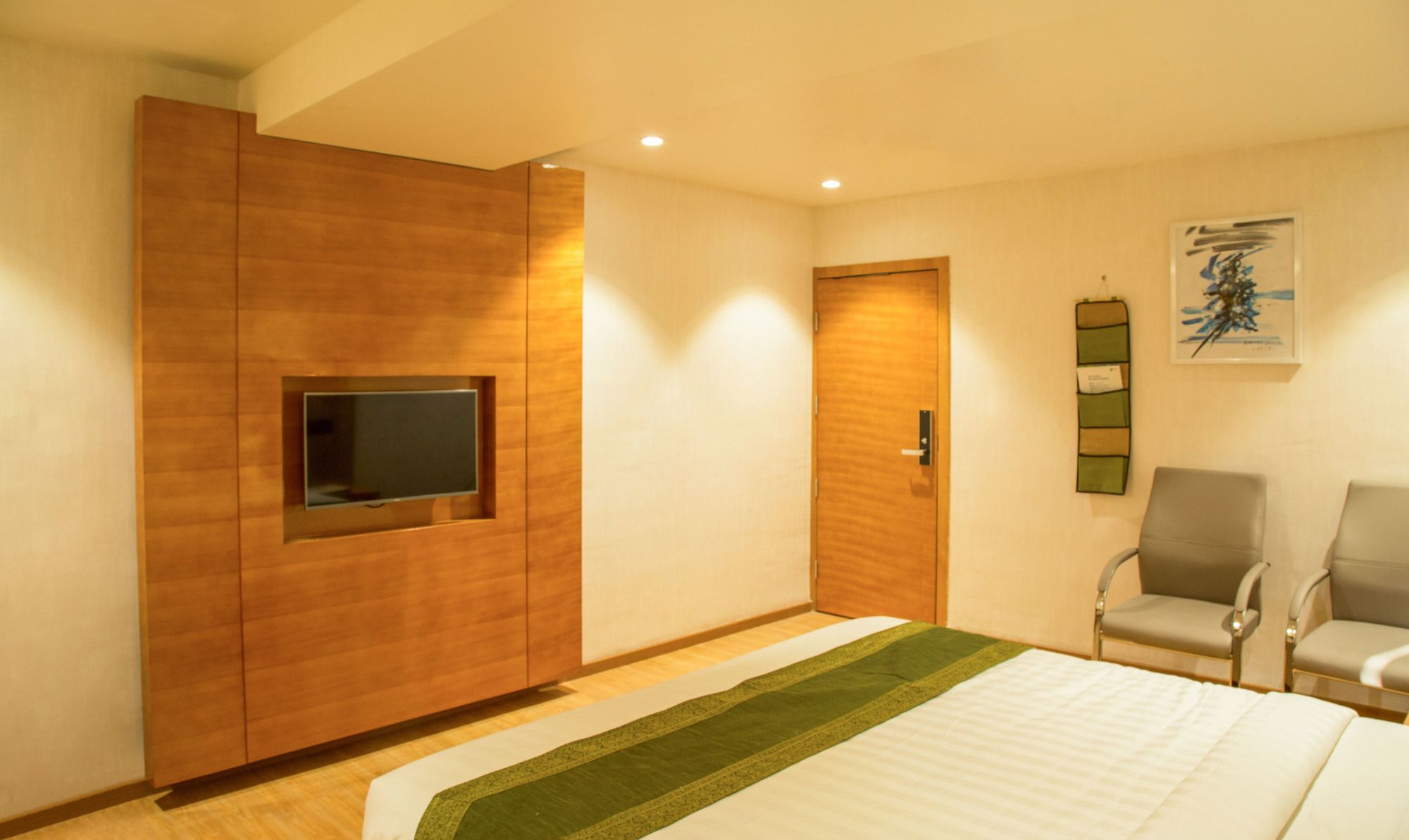 Фото Hotel Reva Regency