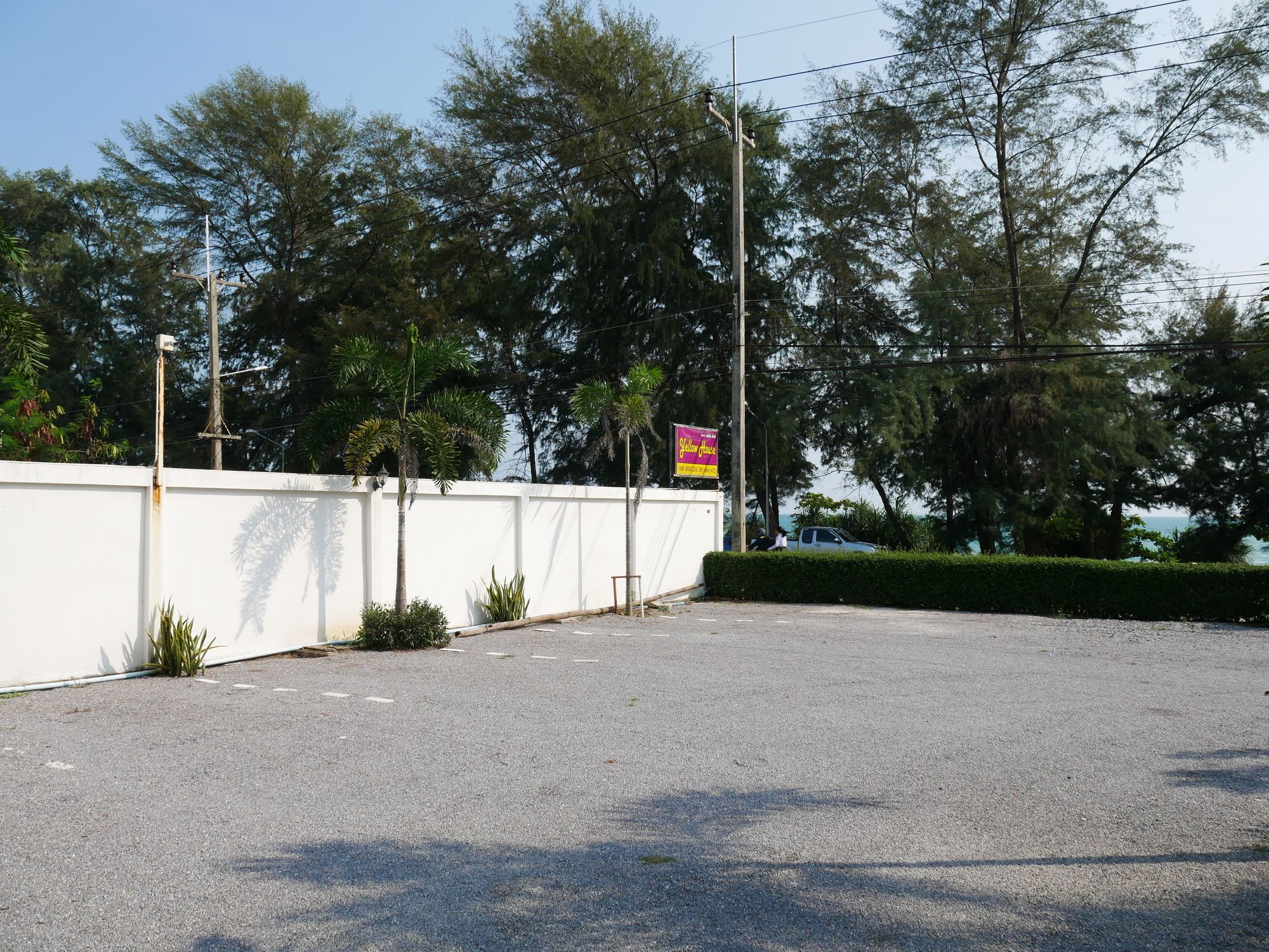 Фото Yellow House Rayong