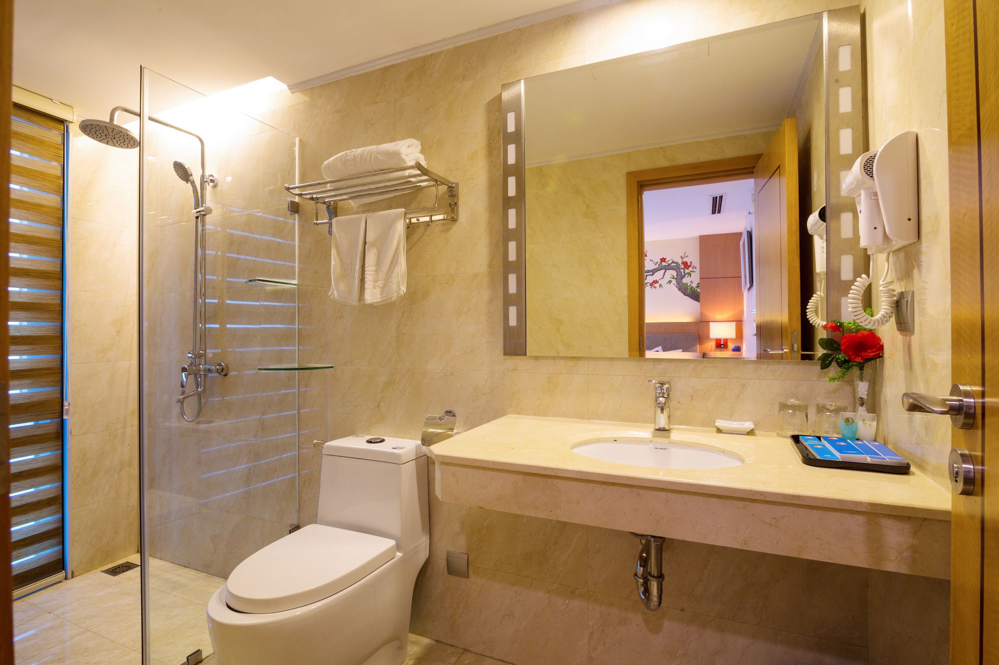 Фото Halo Hanoi Hotel