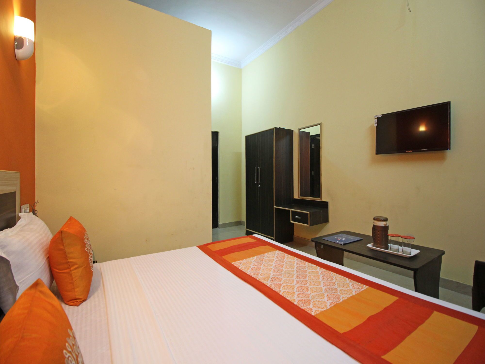 Фото Oyo 4715 Kk Residency