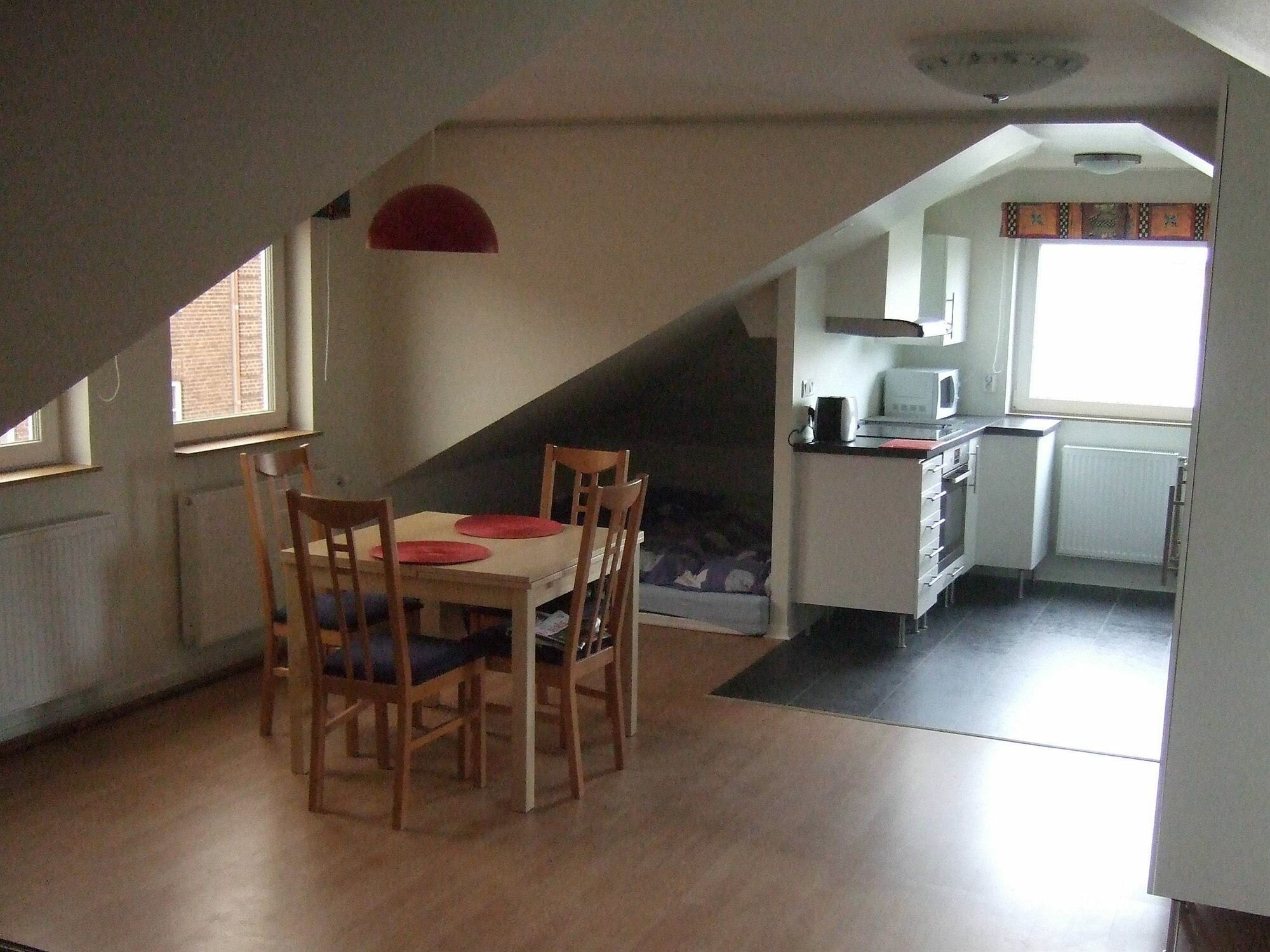 Фото Platypus Penthouse Honeymoon Suite