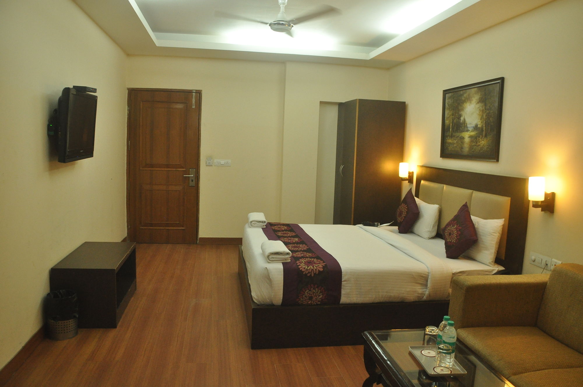 Фото Lohmod Hotel