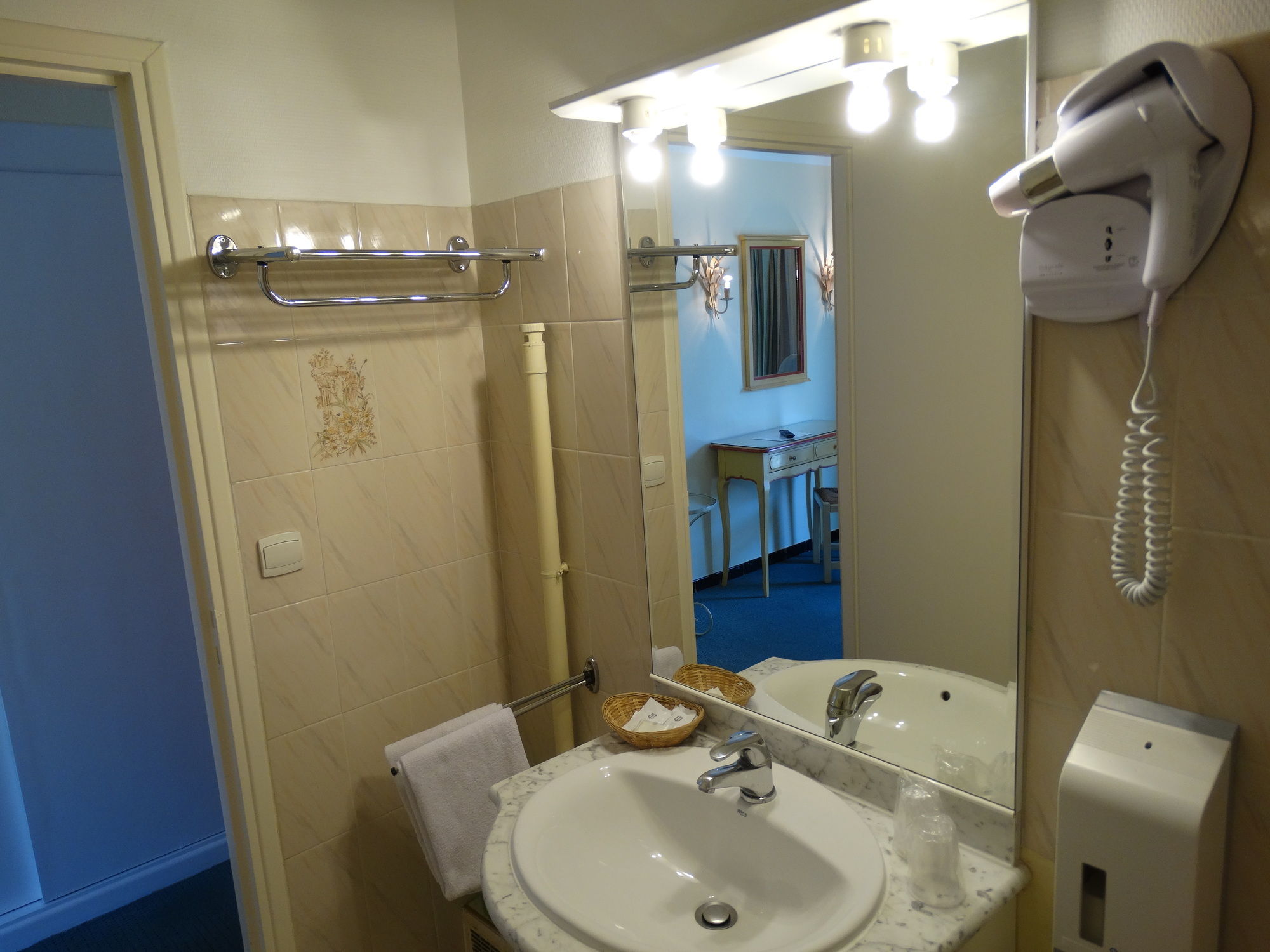 Фото Hôtel de France