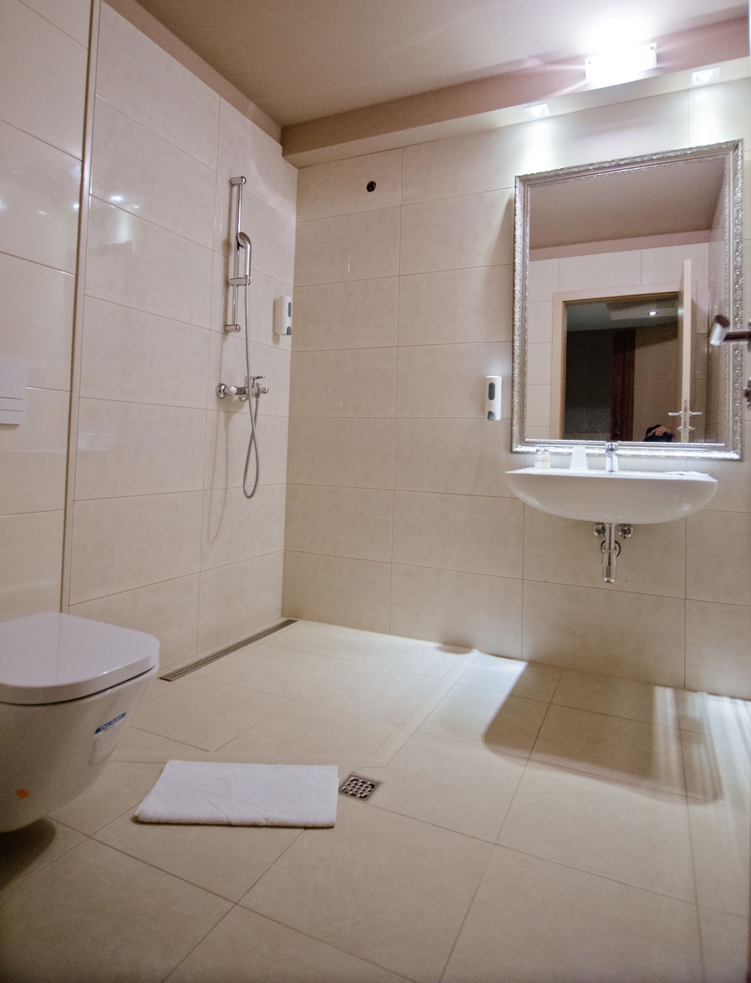 Фото Wine Hotel Cesarica