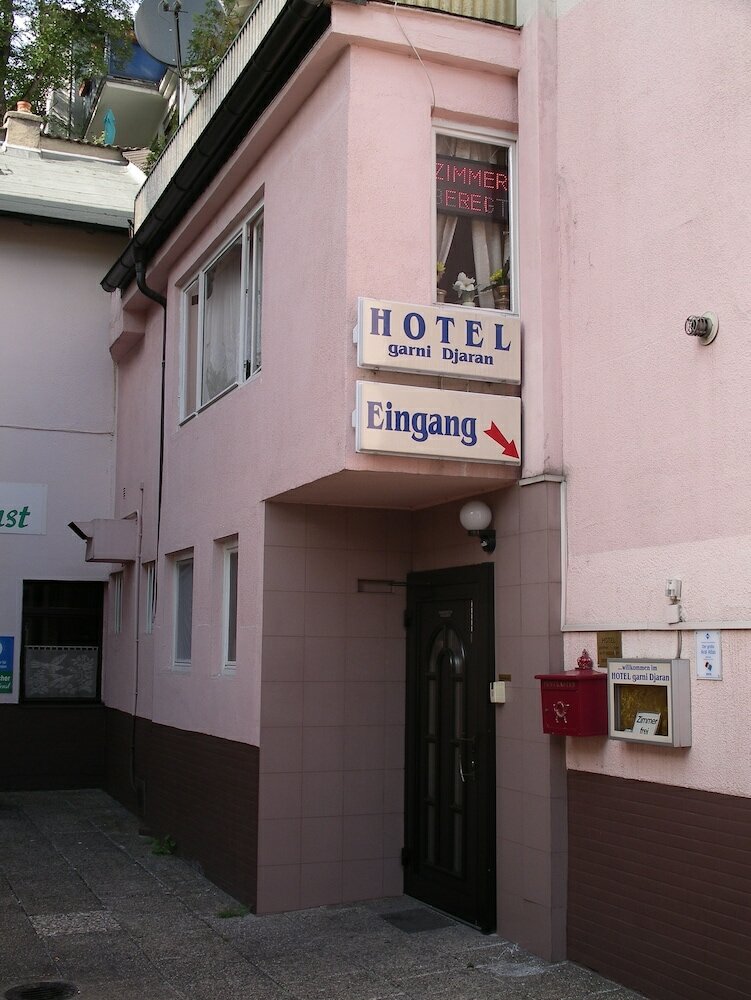 Фото Hotel garni Djaran