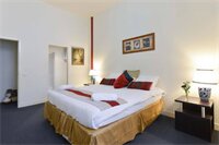 Фото Anchor on Little Collins