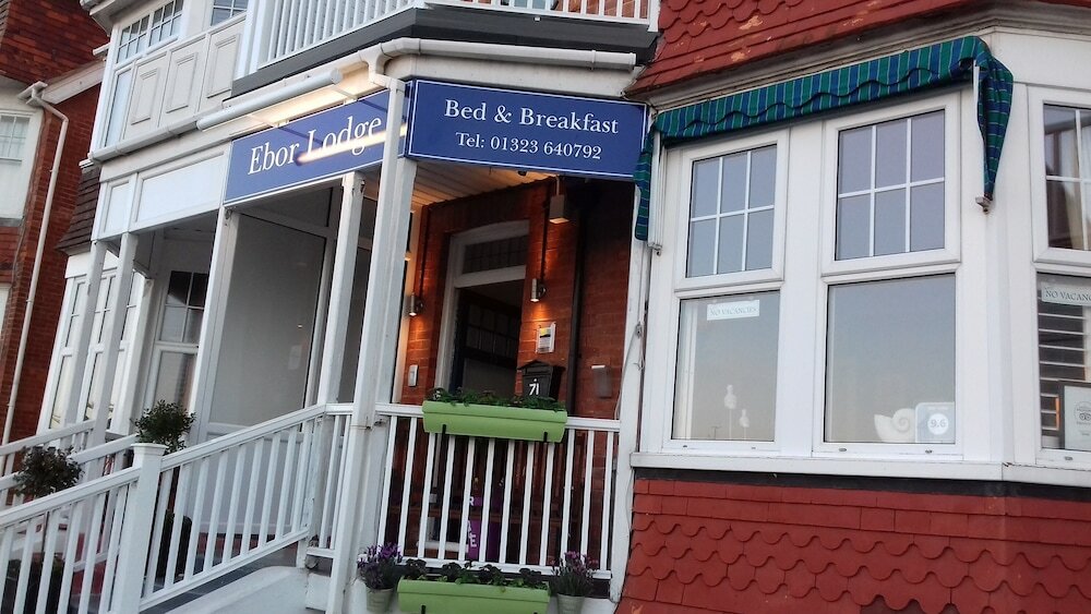 Фото Ebor Lodge
