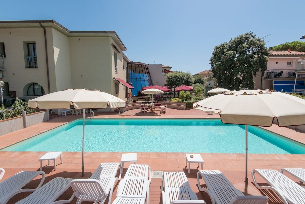 Фото Hotel Kontiki