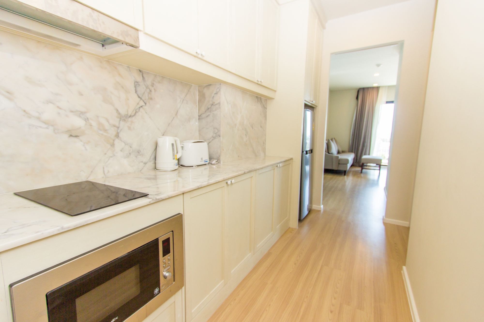 Фото Dlux Condominium