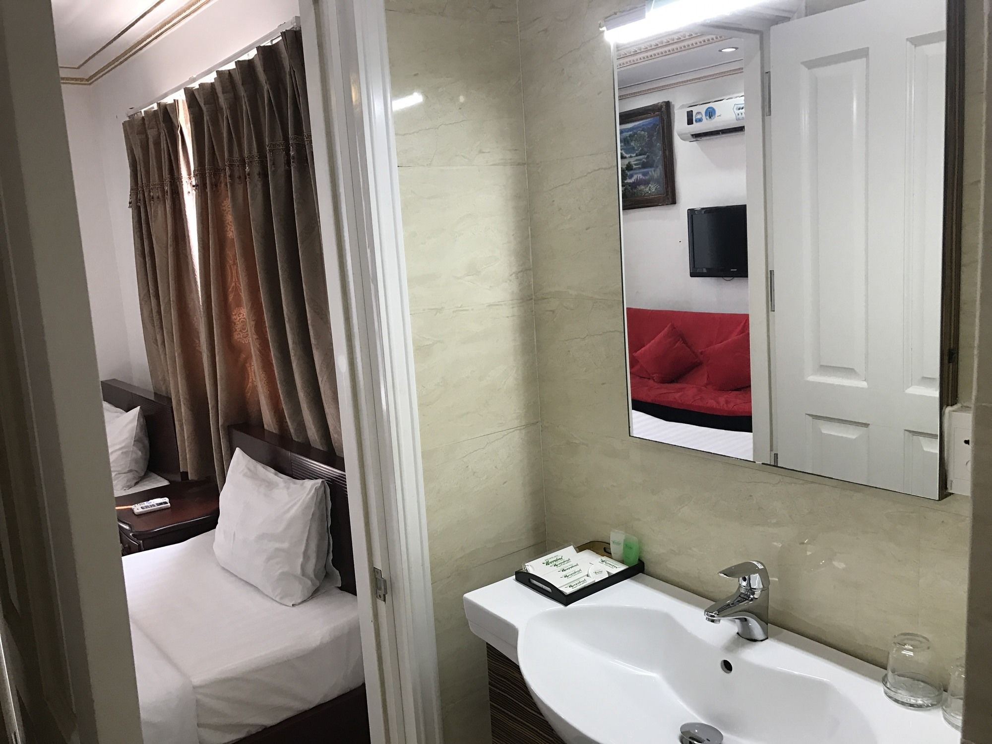 Фото Happy Land Hotel