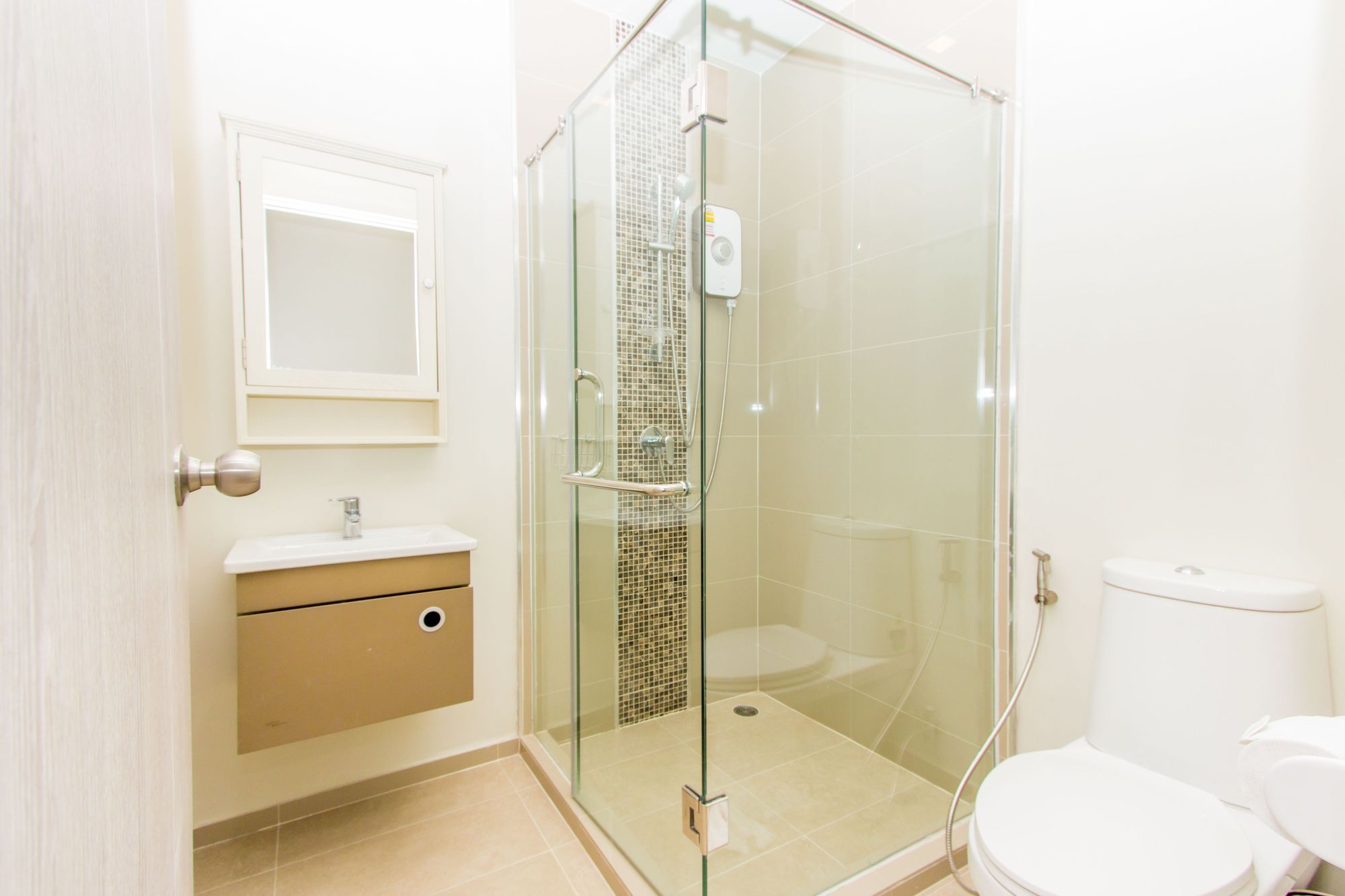 Фото Dlux Condominium