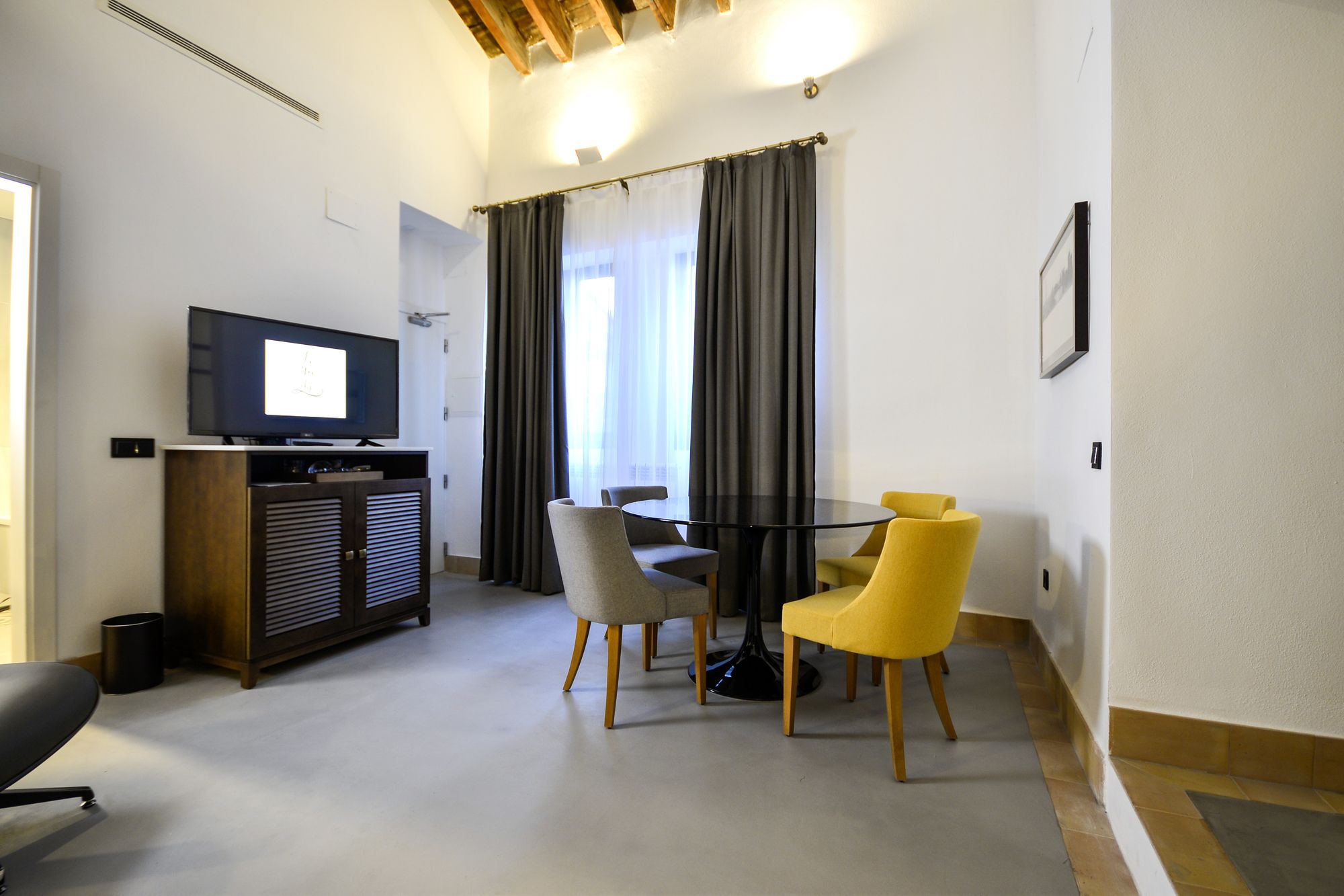 Фото Legado Alcázar Hotel