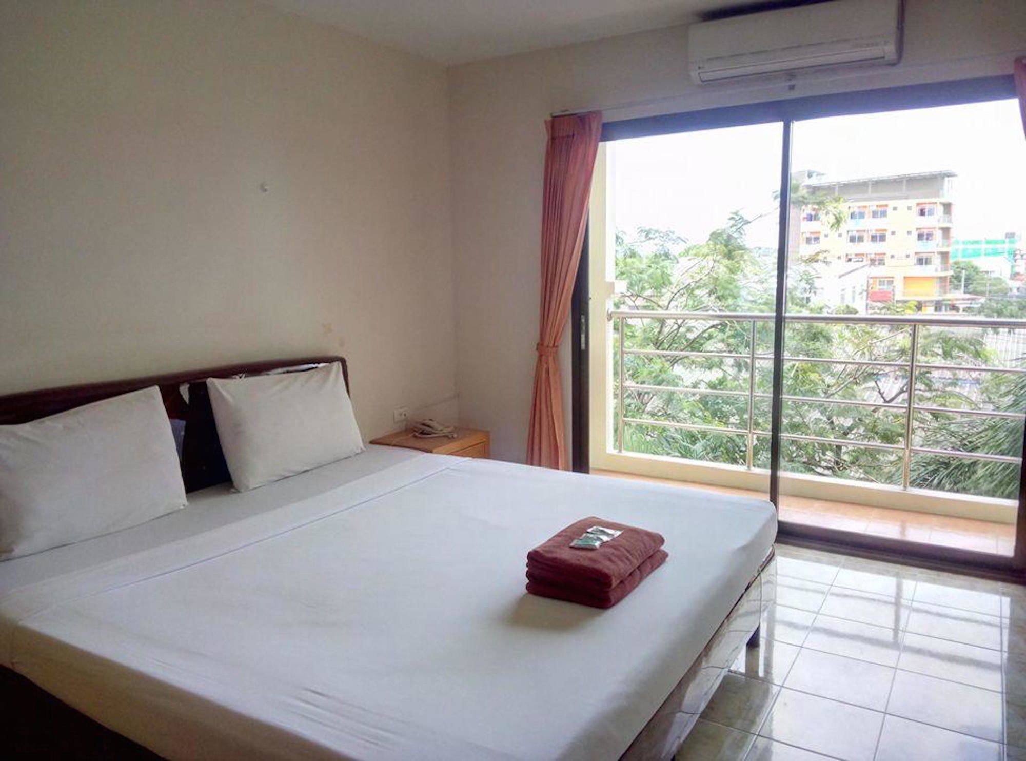 Фото Pearl Place Hotel