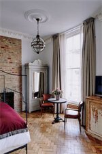 Фото Artist Residence London