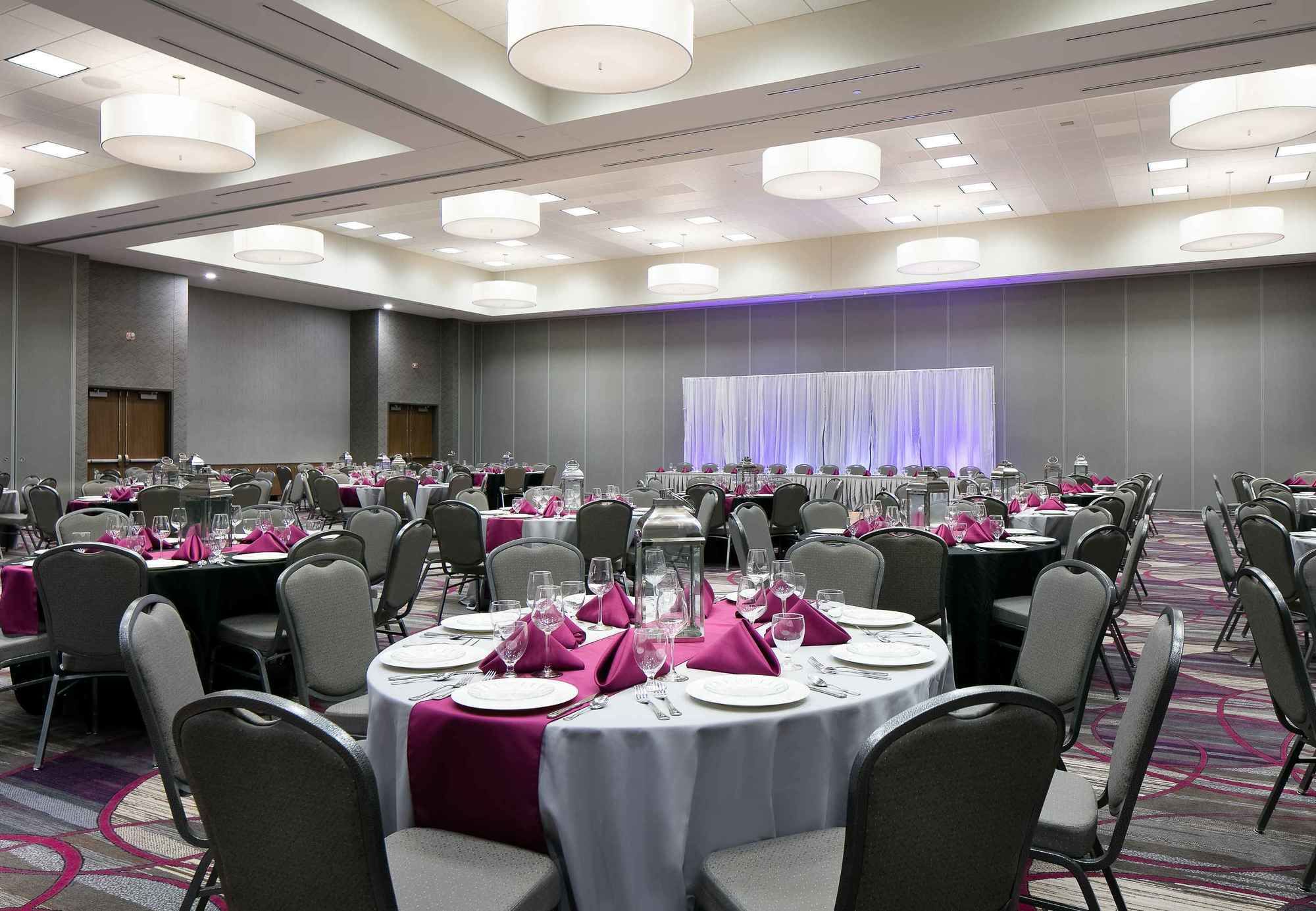 Фото Courtyard by Marriott Omaha Bellevue Beardmore Event Center