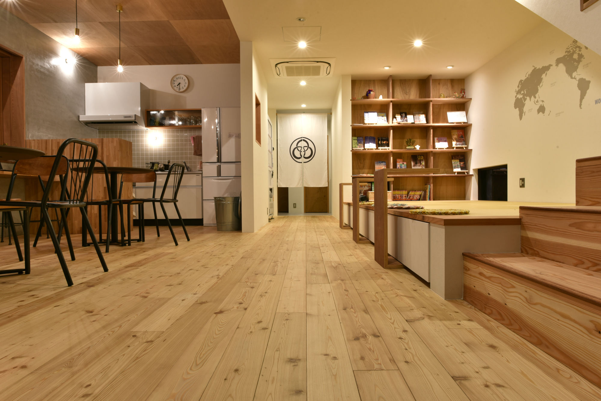 Фото Hostel Mitsuwaya Osaka