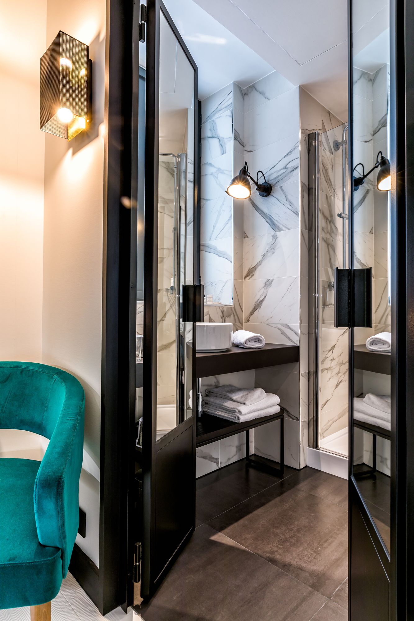 Фото Laz' Hotel SPA Urbain Paris