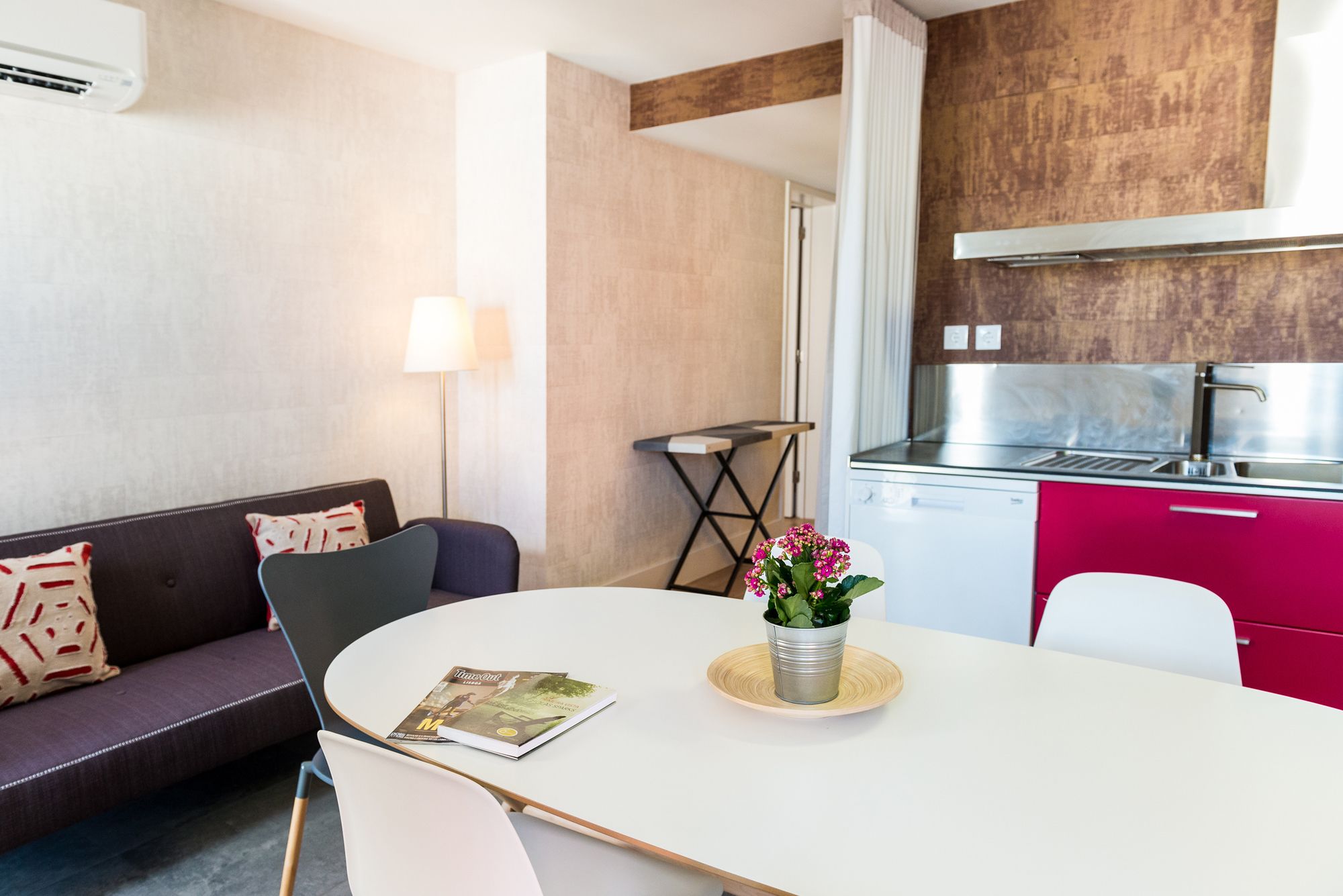 Фото Lx51 Studios & Suites Lisbon Center