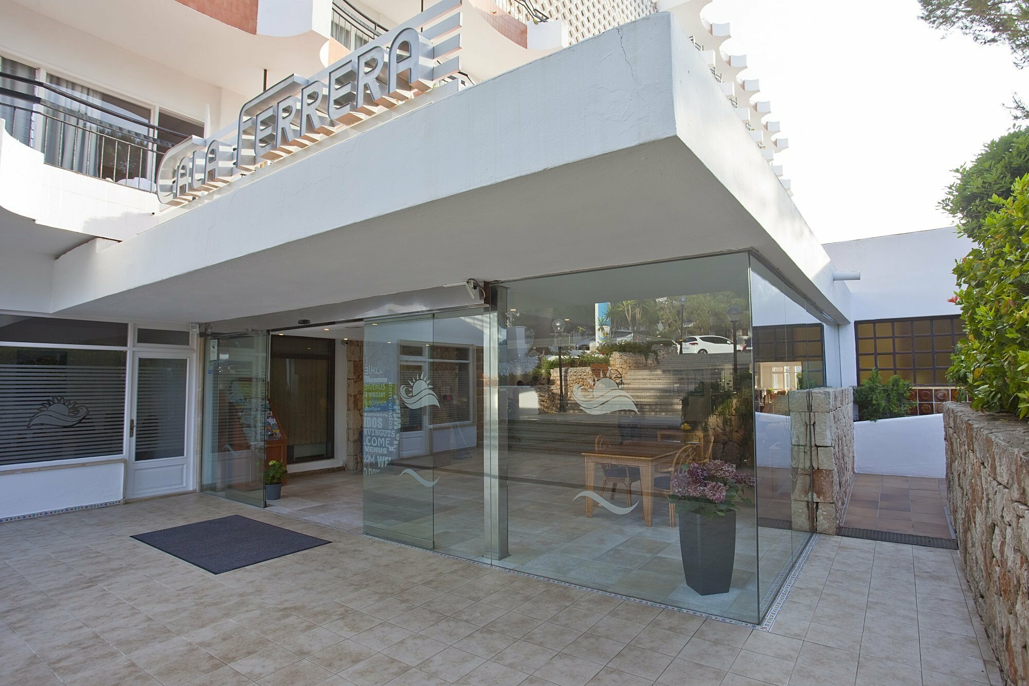Фото Hotel Cabot Cala Ferrera
