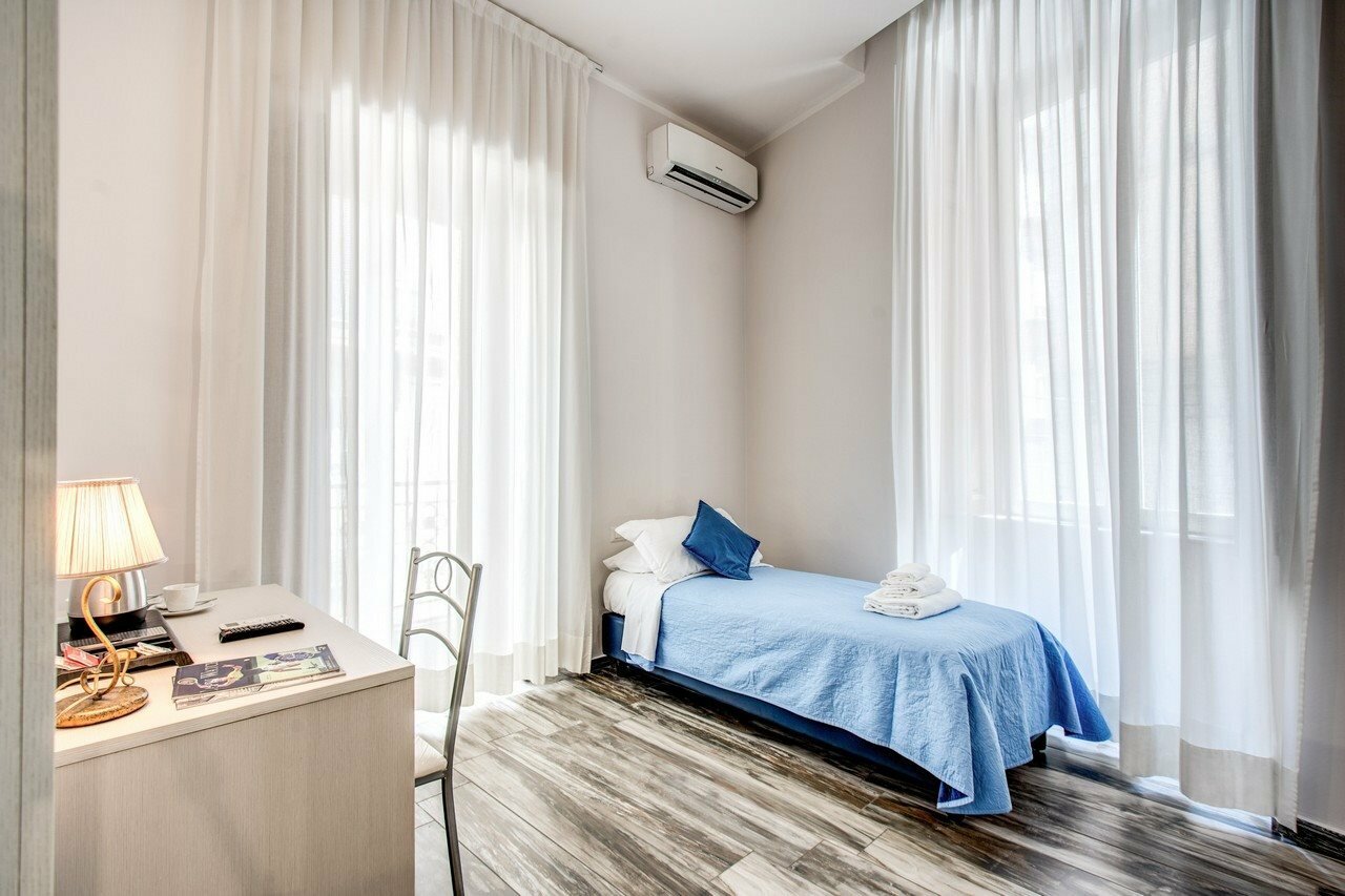 Фото Napoli's Gold Hotel