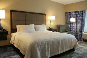 Гостиница Hampton Inn Lexington Medical Center