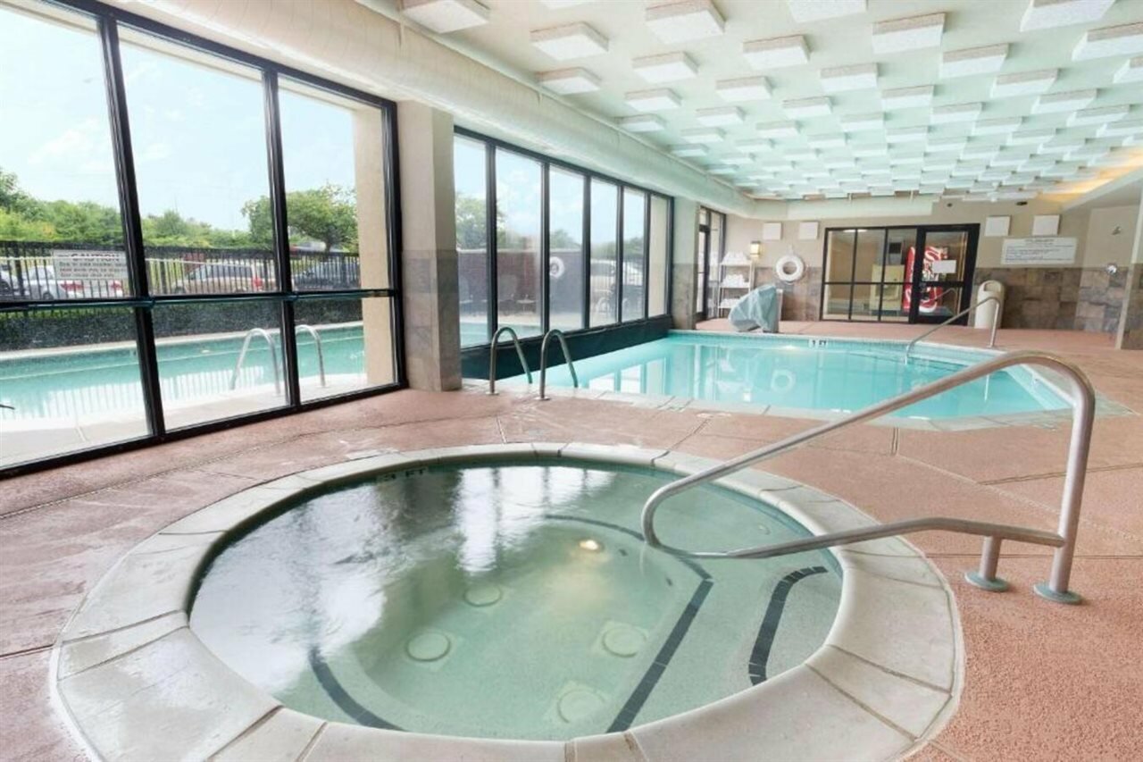 Фото Drury Inn & Suites Atlanta Airport