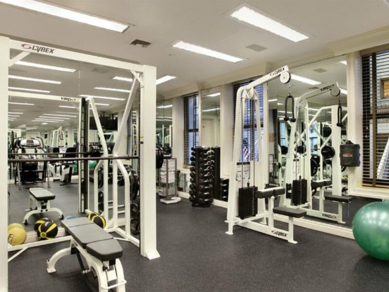 Фото The Iroquois New York