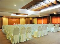 Фото Bangsaen Villa Hotel