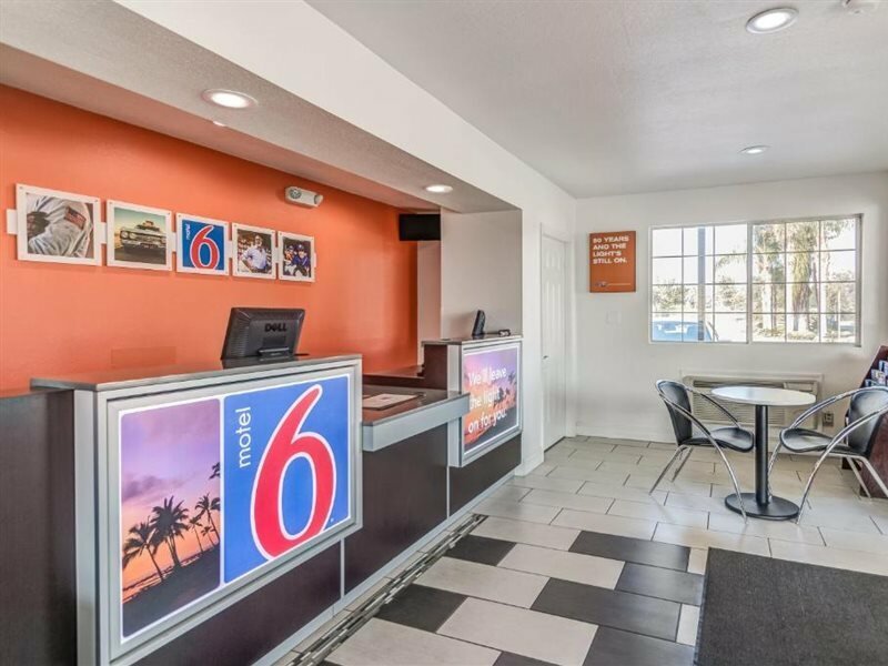 Фото Motel 6 Visalia, Ca