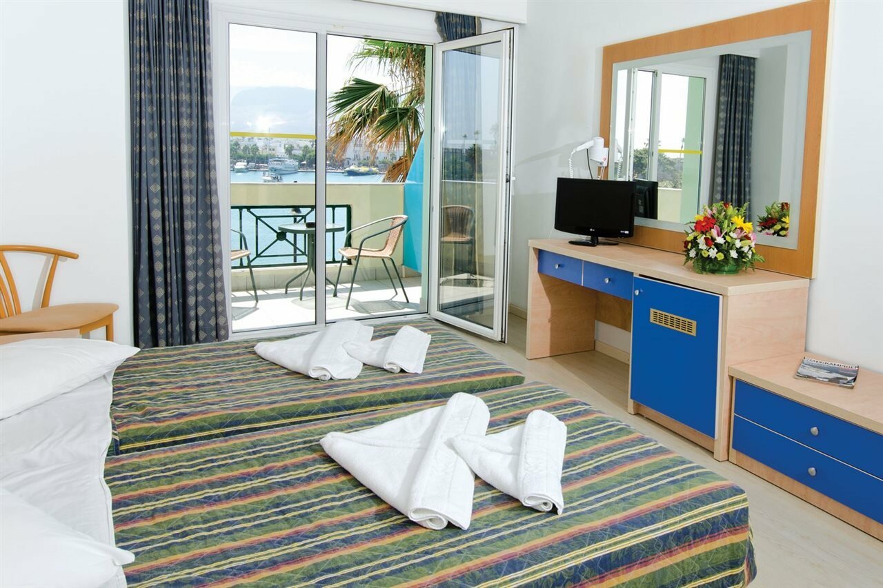 Фото Kosta Palace City Hotel