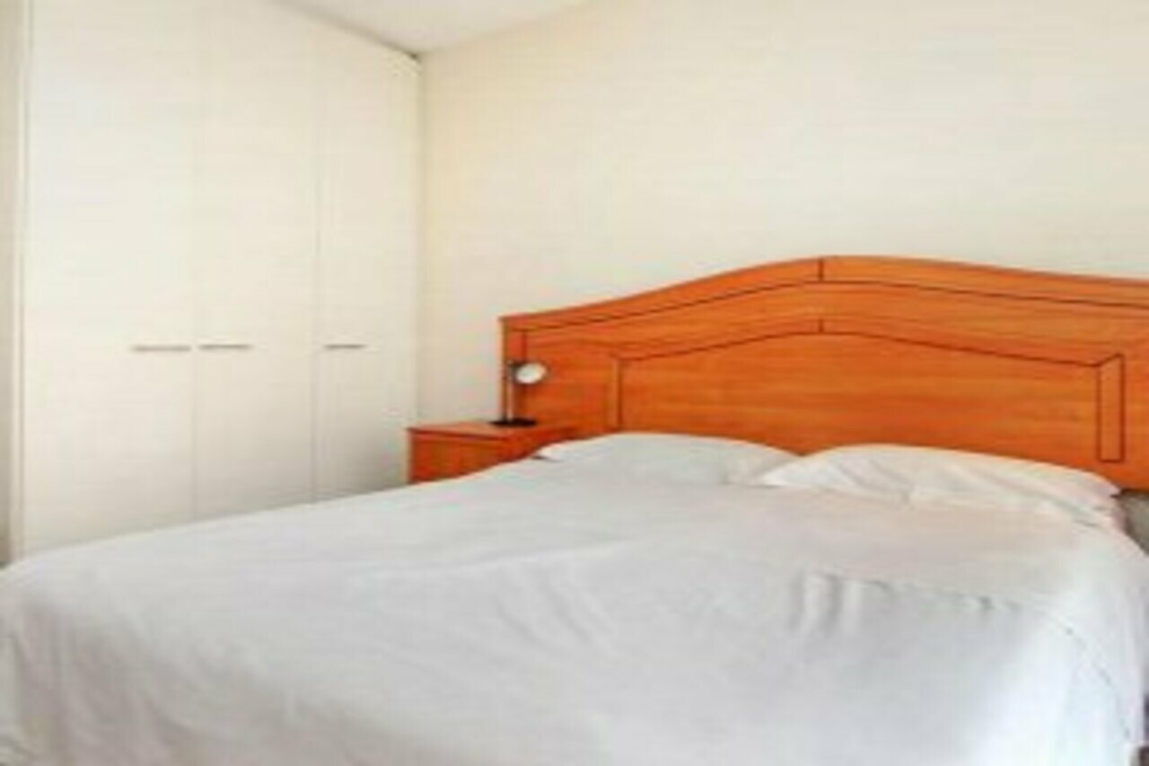 Фото ITC Hospitality Group Two Bedrooms Canterbury Suites Building