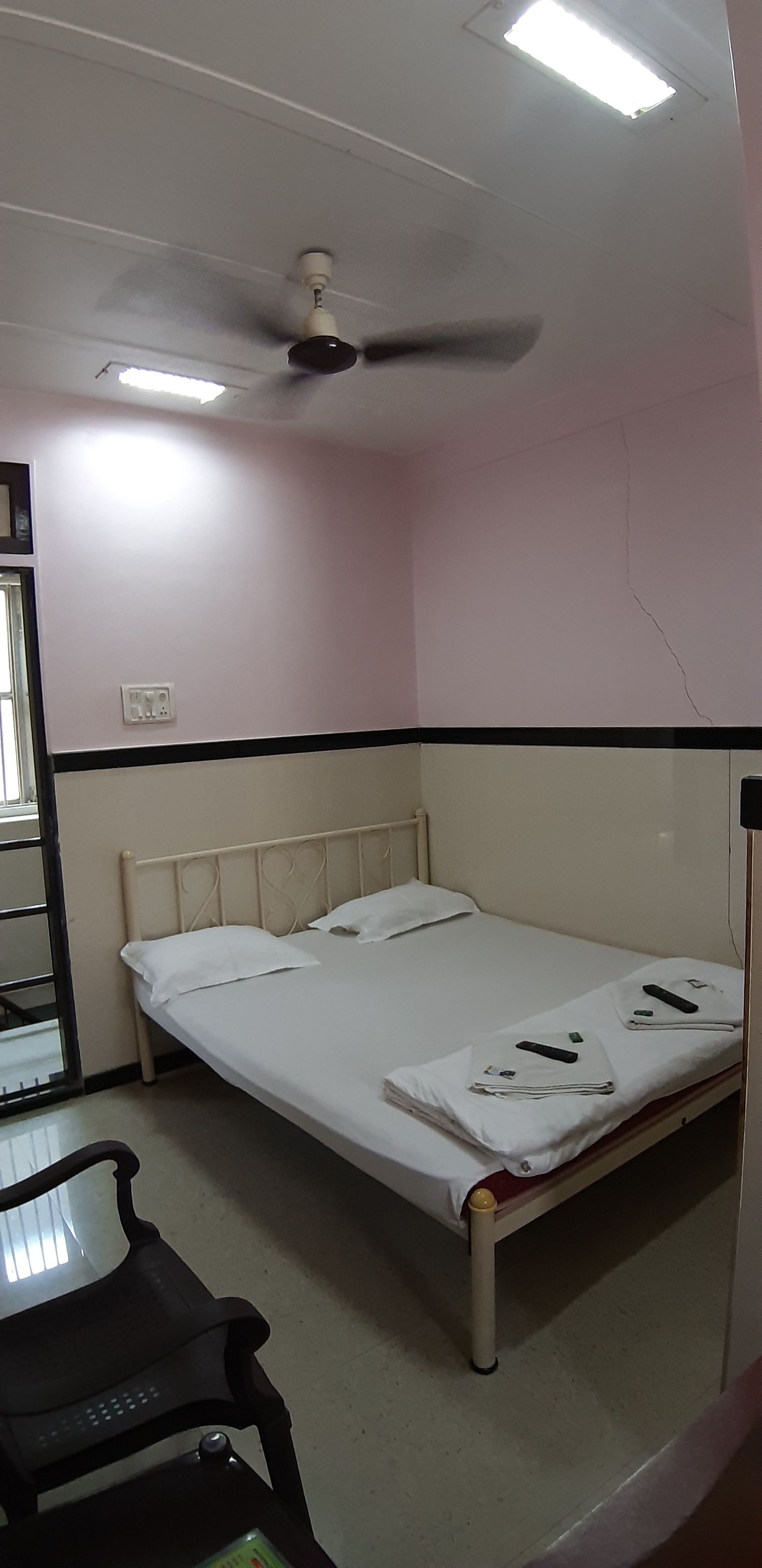 Фото Travellers Inn Mumbai