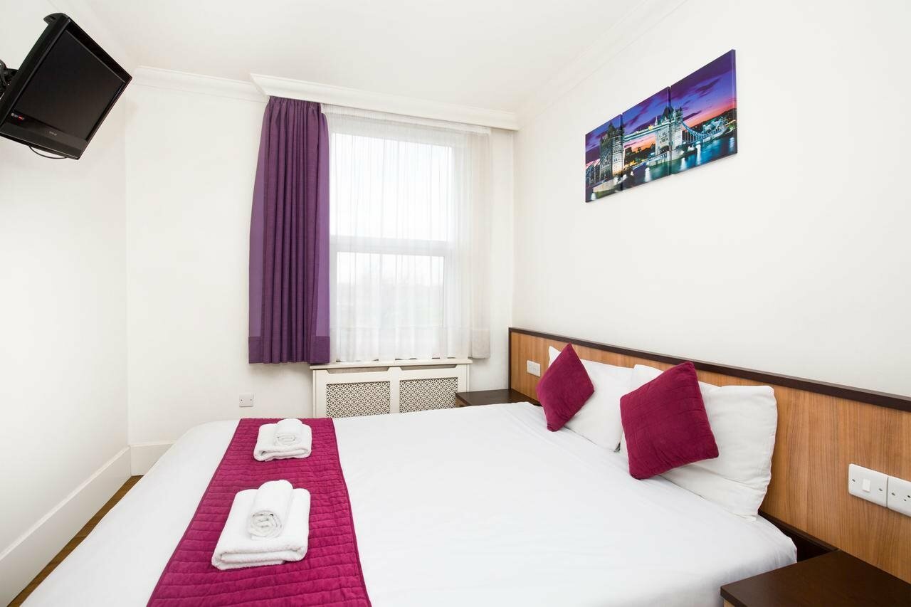 Фото The London Pembury Hotel