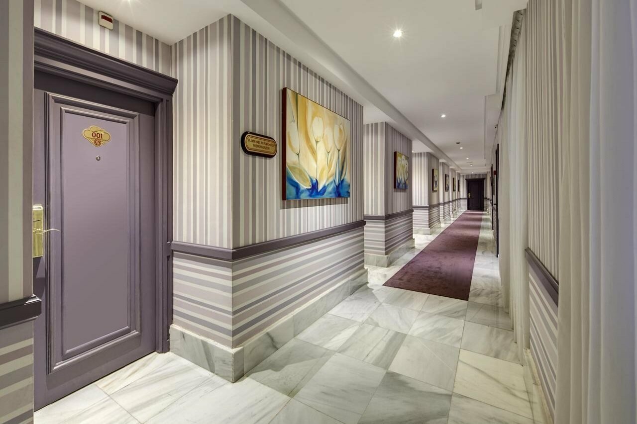 Фото Отель Sercotel Gran Hotel Conde Duque