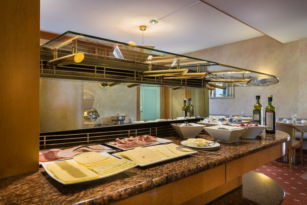 Фото Hotel Rieker Stuttgart Hauptbahnhof