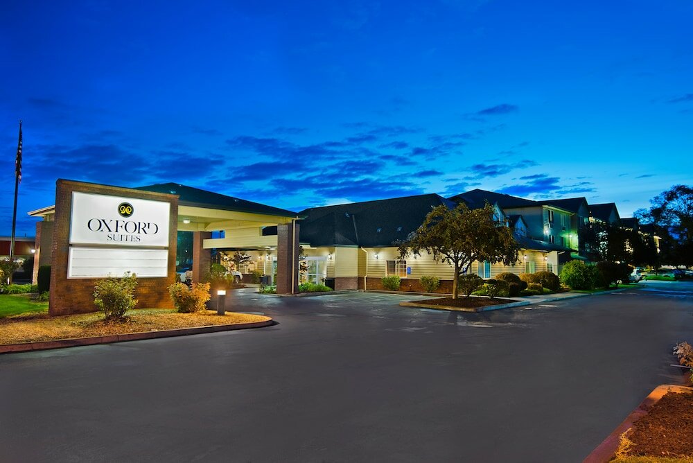 Фото Oxford Suites Hermiston