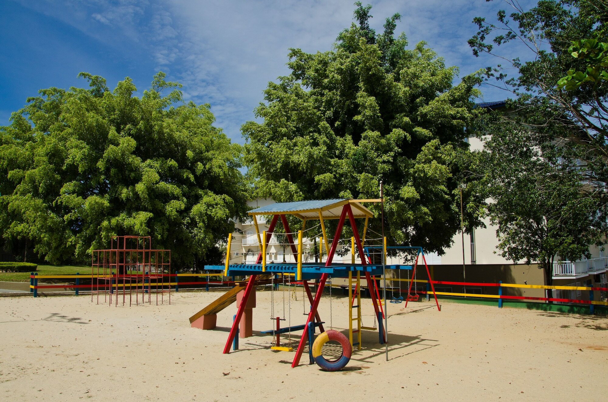 Фото Colonial Plaza Hotel