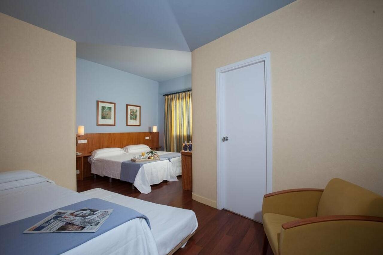 Фото Hotel Nuria