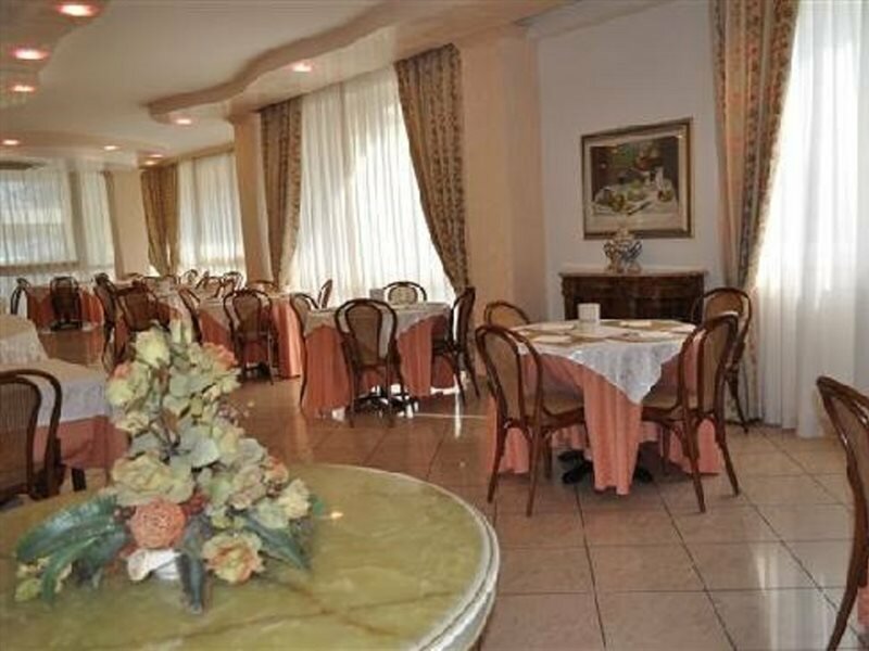 Фото Hotel Gaston