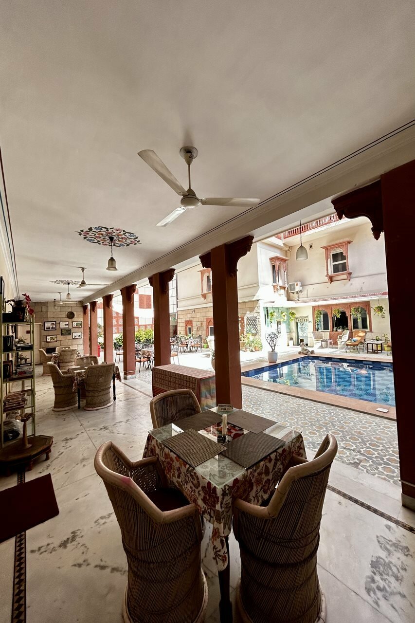 Фото Suryaa Villa - A City Centre Hotel