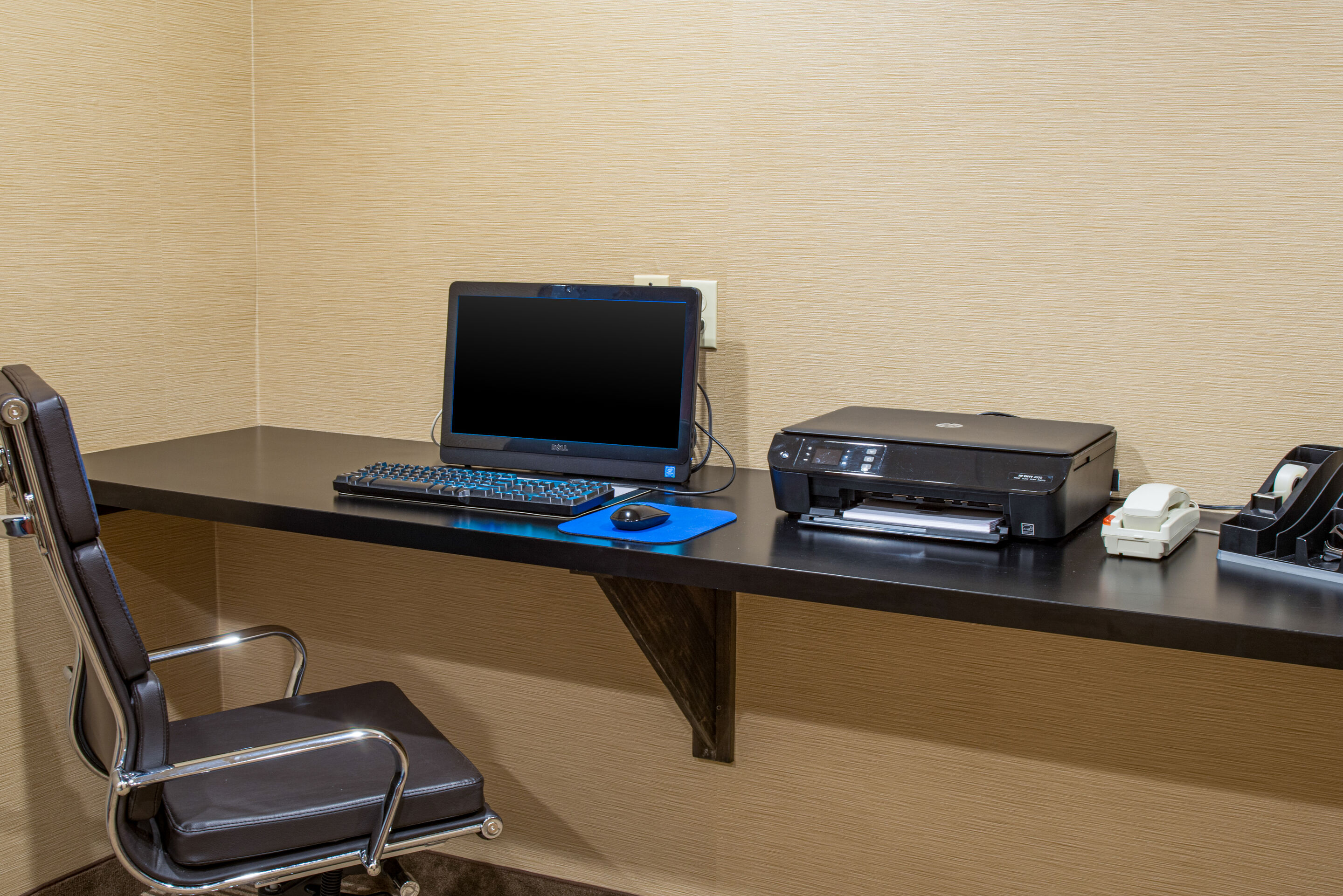 Фото Clarion Hotel & Suites Hamden - New Haven