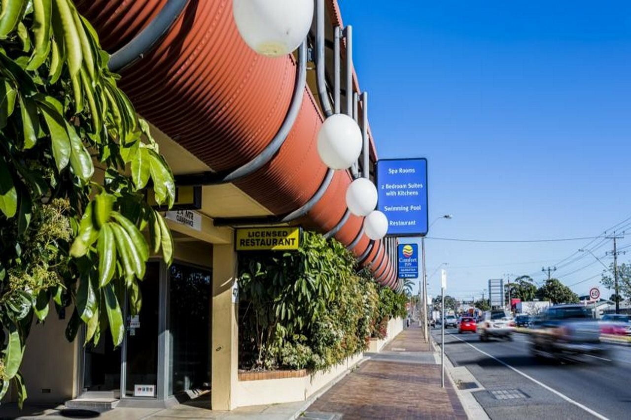 Фото Comfort Inn and Suites Manhattan