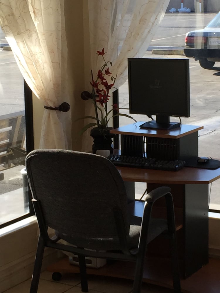 Фото Vagabond Inn Fresno