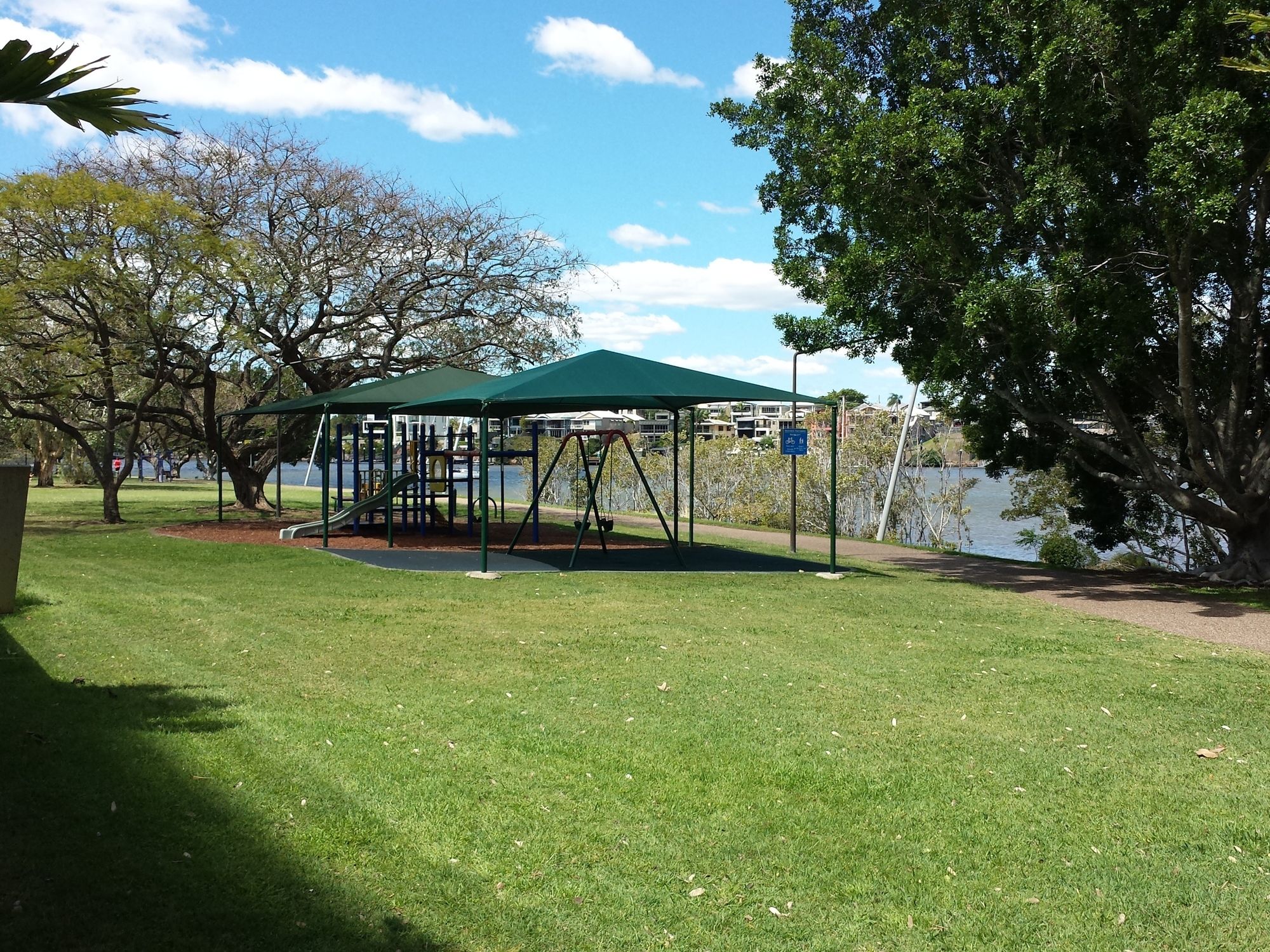 Фото Kirribilli Riverfront Apartments