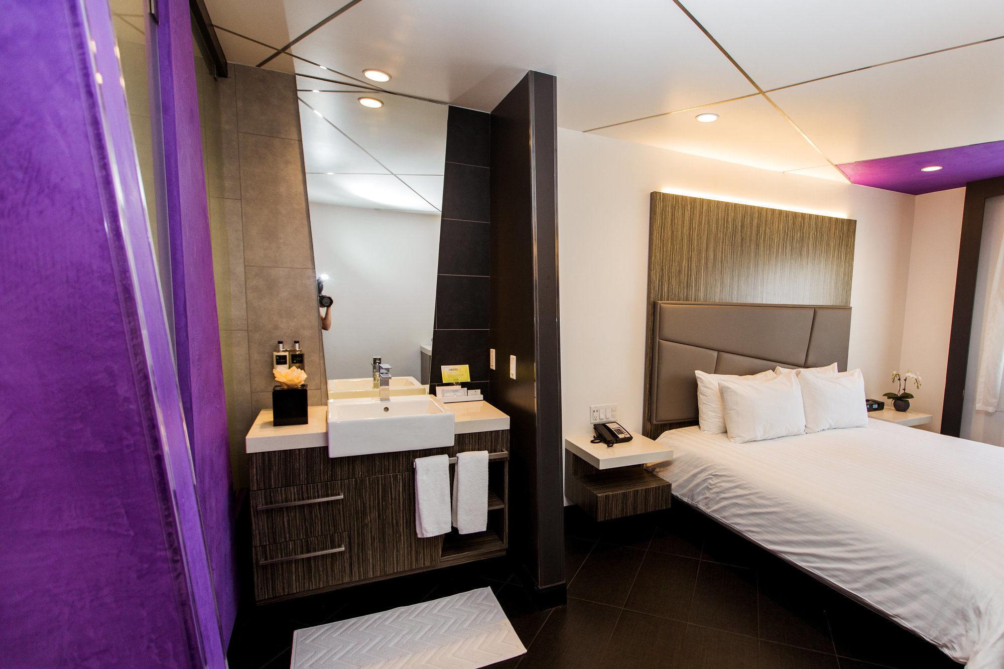 Фото The Moment Hotel