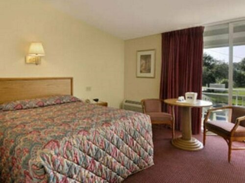 Гостиница Howard Johnson by Wyndham Vero Beach Downtown в Веро Бич