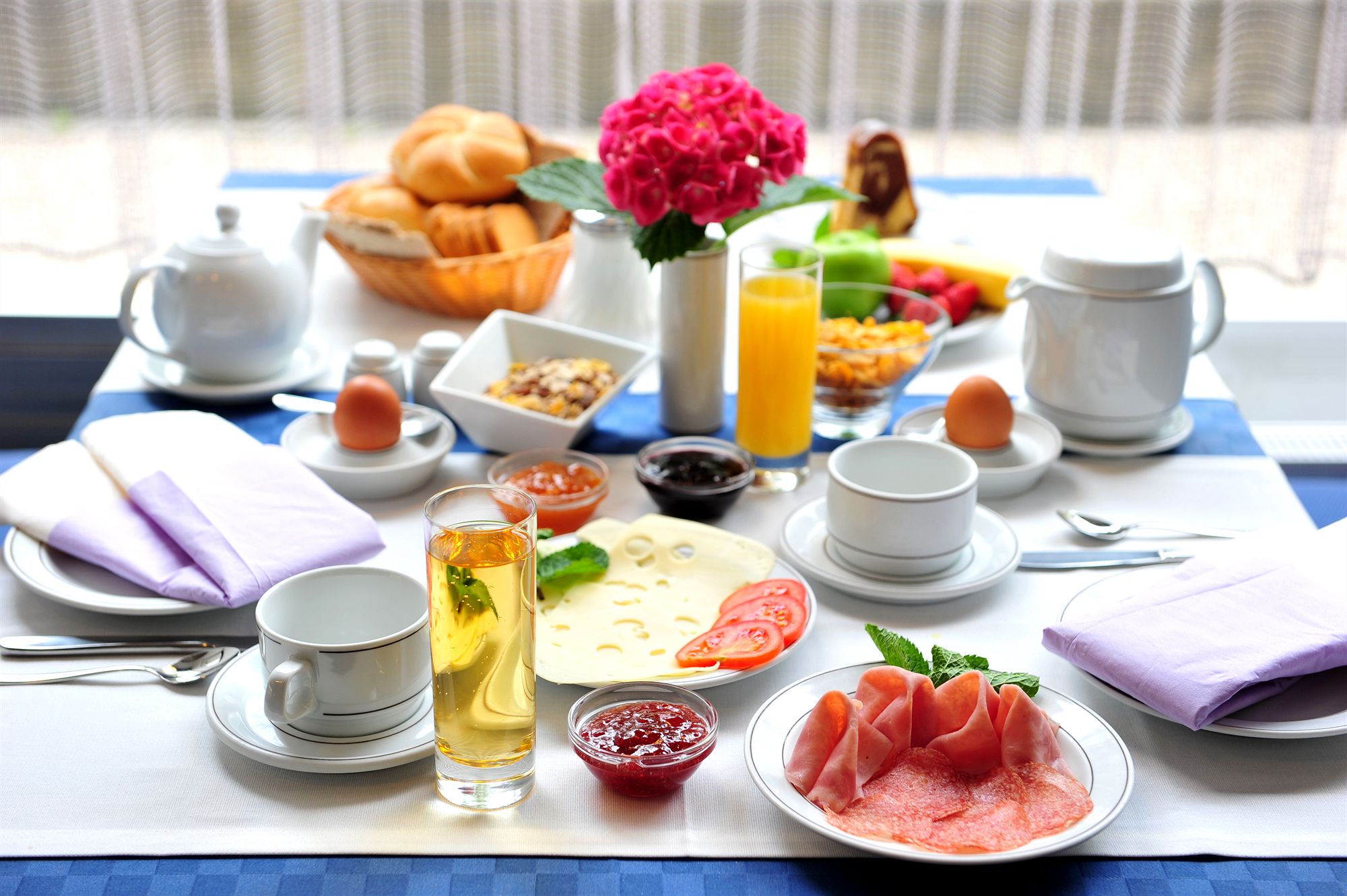 Фото The Weekend Hotel