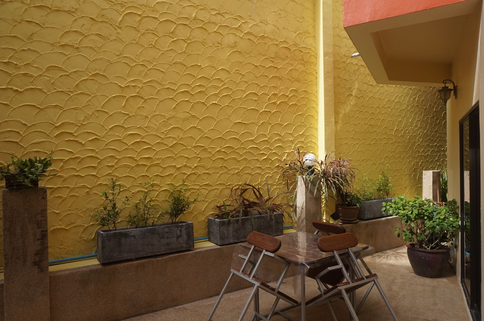 Фото Ban Elephant Blanc Apartment